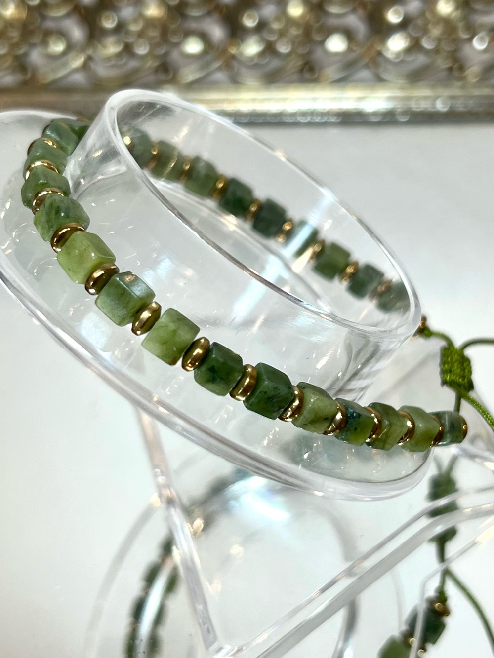 ☀️2/$20 Green Agate Stone Bead Bracelet w Gold Bead Accents | Unisex Adjustable